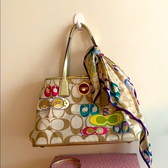 ❣️Coach set -3 piece❣️handbag + wristlet+ scarf - Picture 6 of 11